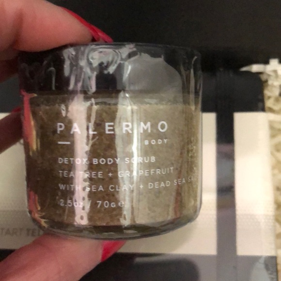 New with box gift box package - Picture 4 of 6